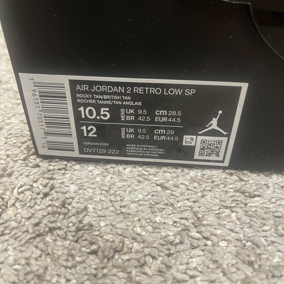 AIR JORDAN 2 RETRO LOW SP Detroit - Men’s - Picture 2 of 10